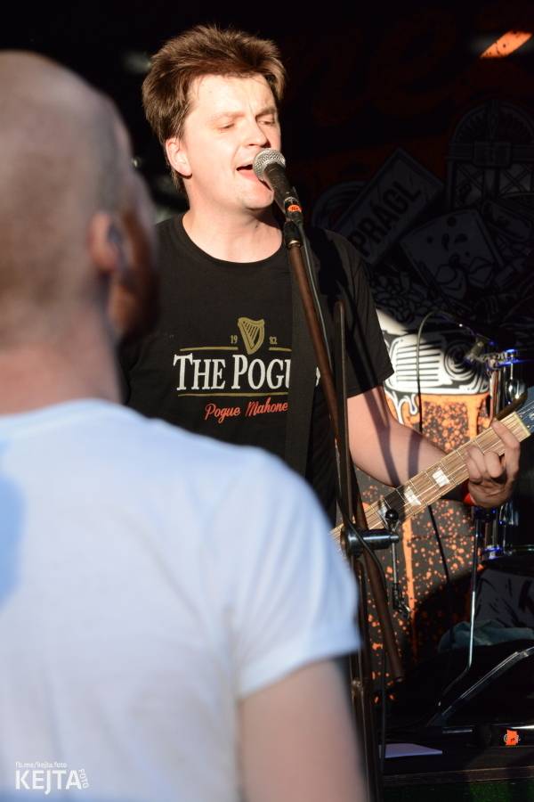 Visací zámek a Nežfaleš rozvášnili pražskou Modrou Vopici