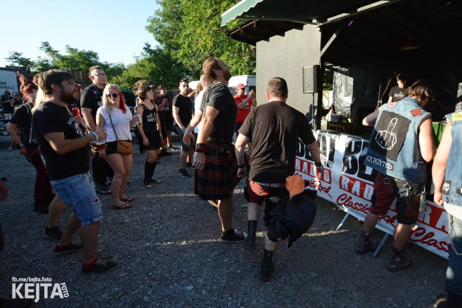 Visací zámek a Nežfaleš rozvášnili pražskou Modrou Vopici