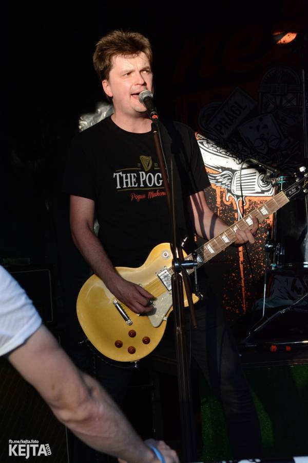 Visací zámek a Nežfaleš rozvášnili pražskou Modrou Vopici