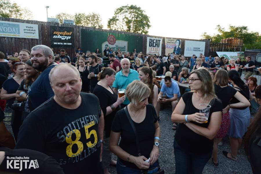 Visací zámek a Nežfaleš rozvášnili pražskou Modrou Vopici