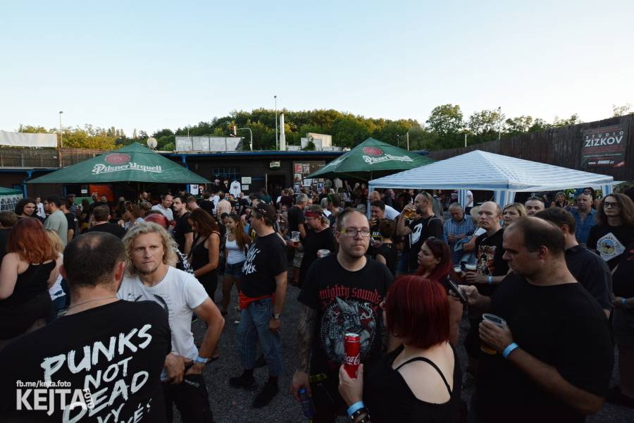 Visací zámek a Nežfaleš rozvášnili pražskou Modrou Vopici