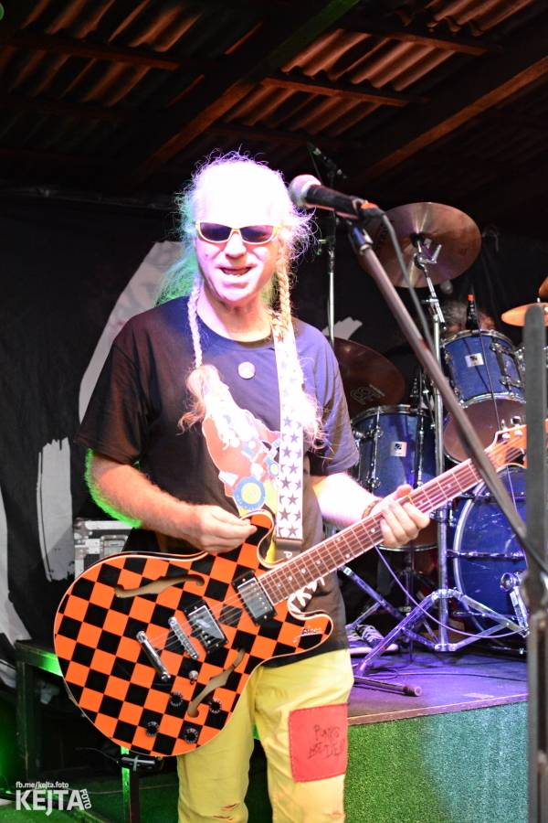 Visací zámek a Nežfaleš rozvášnili pražskou Modrou Vopici