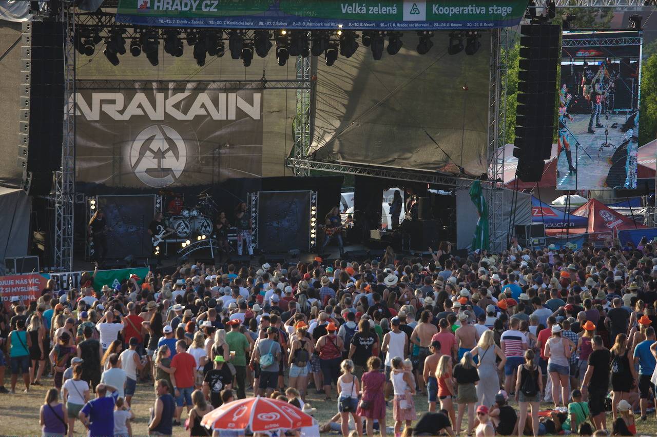 Hrady CZ na Švihově: V pátek vystoupili Anna K. i Michal Hrůza, Rybičky 48 zapálili ohně a Mydy Rabycad ukázali energii