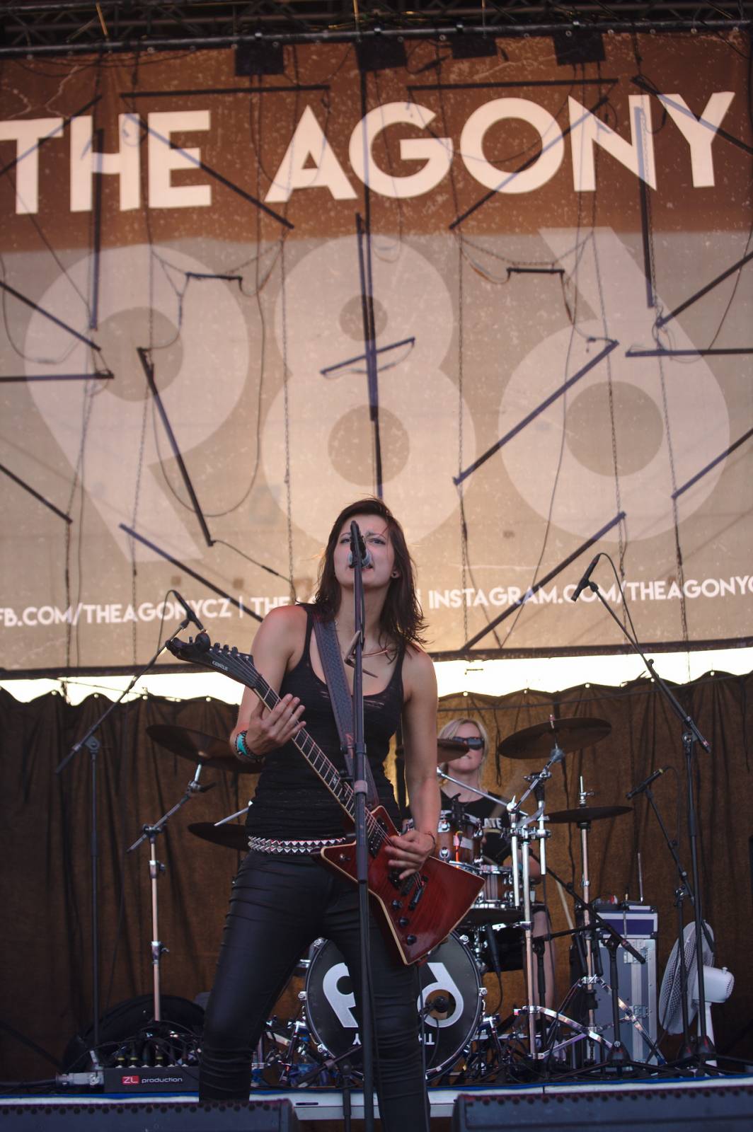 Hrady CZ na Švihově: V pátek vystoupili Anna K. i Michal Hrůza, Rybičky 48 zapálili ohně a Mydy Rabycad ukázali energii