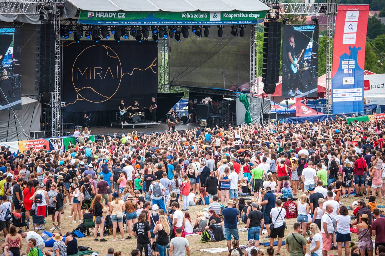 Hrady CZ na Švihově: V sobotu vystoupili No Name, Mirai, Wohnout, PSH, Dymytry i Kryštof