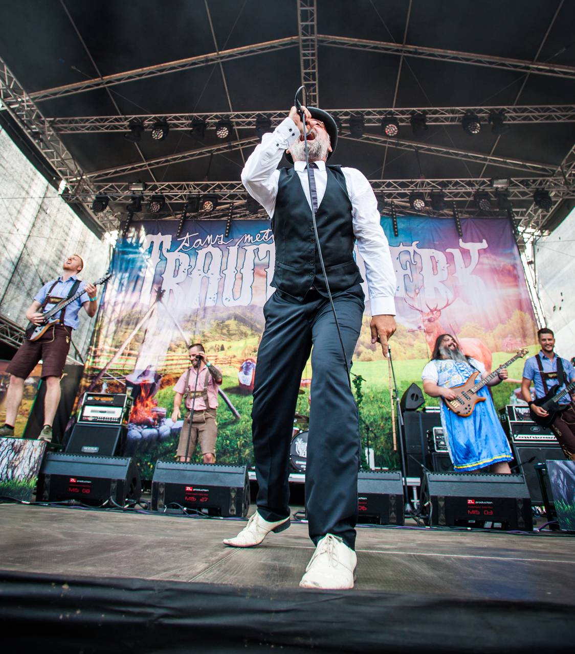 Hrady CZ na Švihově: V sobotu vystoupili No Name, Mirai, Wohnout, PSH, Dymytry i Kryštof