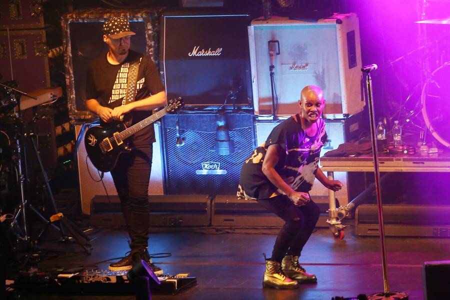 Skunk Anansie proměnili bratislavský klub v saunu