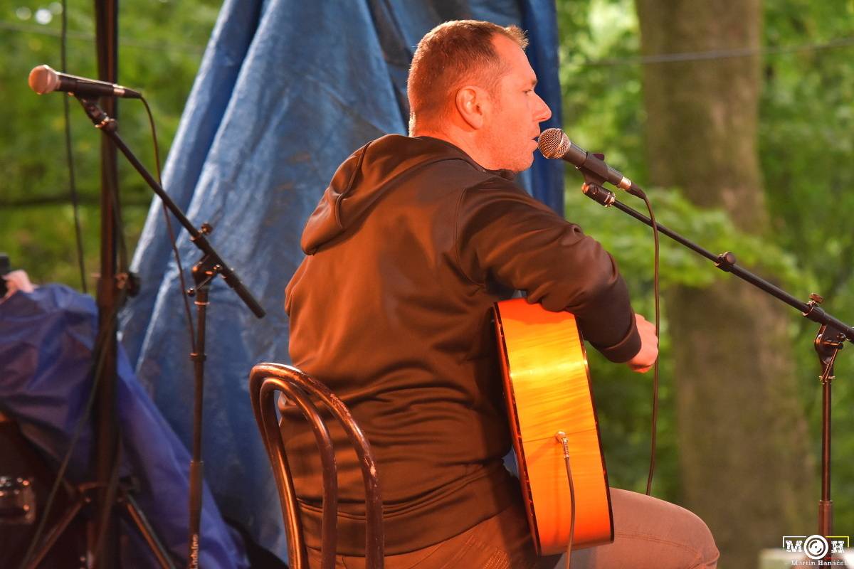 Prasofest č. 7 přivezl pod hrad Vlčtejn Viléma Čoka, Hentai Corporation, Muchu i Totální nasazení