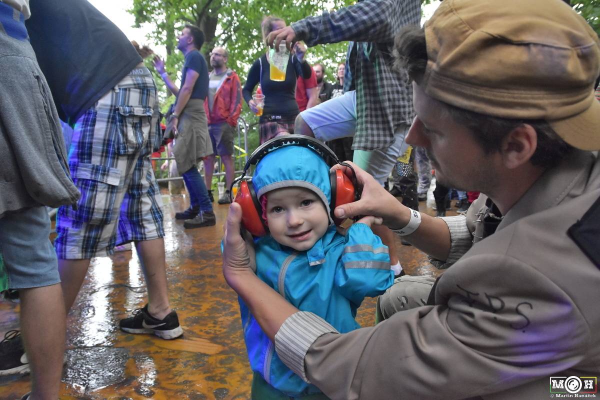 Prasofest č. 7 přivezl pod hrad Vlčtejn Viléma Čoka, Hentai Corporation, Muchu i Totální nasazení