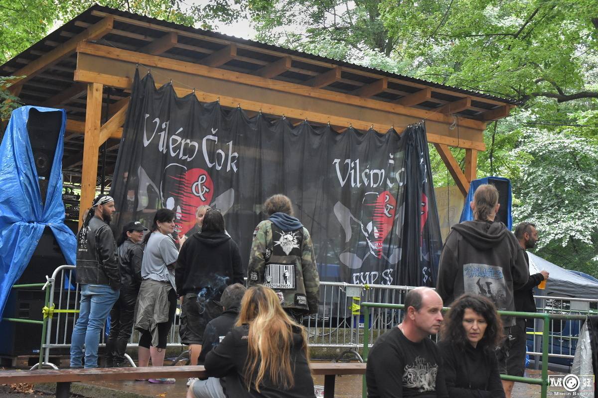 Prasofest č. 7 přivezl pod hrad Vlčtejn Viléma Čoka, Hentai Corporation, Muchu i Totální nasazení