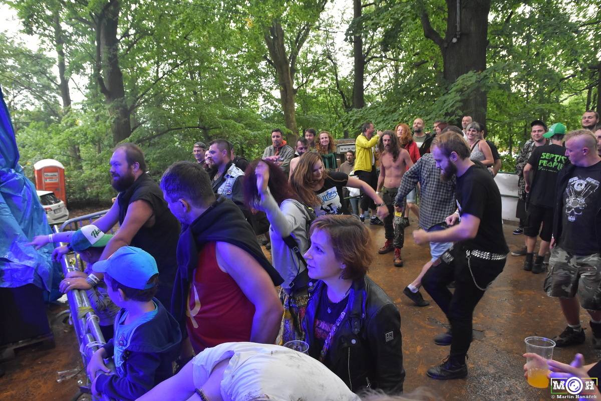 Prasofest č. 7 přivezl pod hrad Vlčtejn Viléma Čoka, Hentai Corporation, Muchu i Totální nasazení