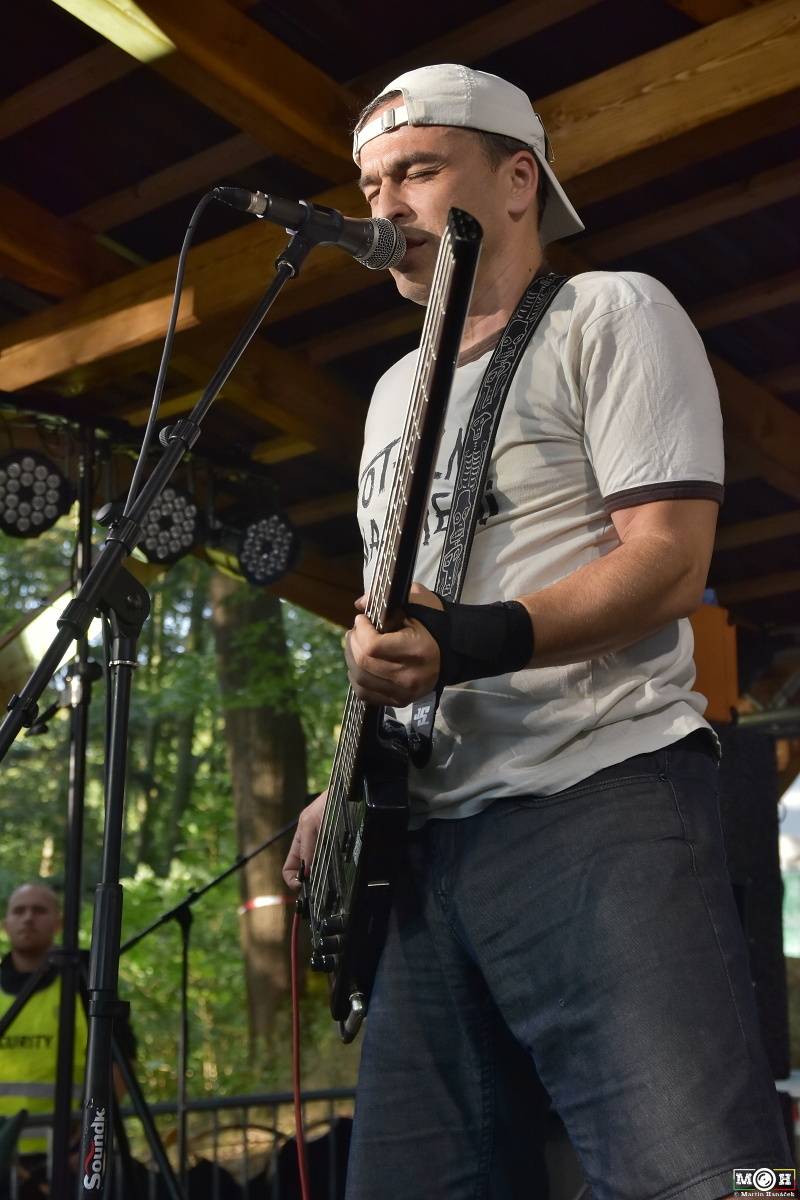 Prasofest č. 7 přivezl pod hrad Vlčtejn Viléma Čoka, Hentai Corporation, Muchu i Totální nasazení