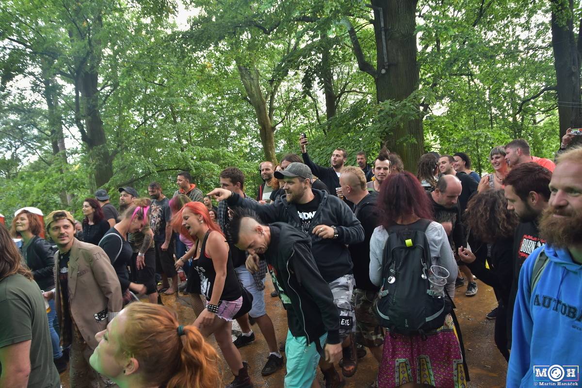 Prasofest č. 7 přivezl pod hrad Vlčtejn Viléma Čoka, Hentai Corporation, Muchu i Totální nasazení