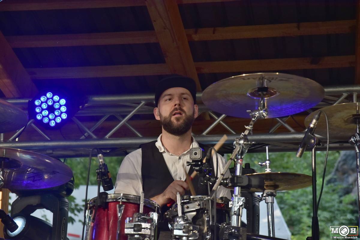 Prasofest č. 7 přivezl pod hrad Vlčtejn Viléma Čoka, Hentai Corporation, Muchu i Totální nasazení