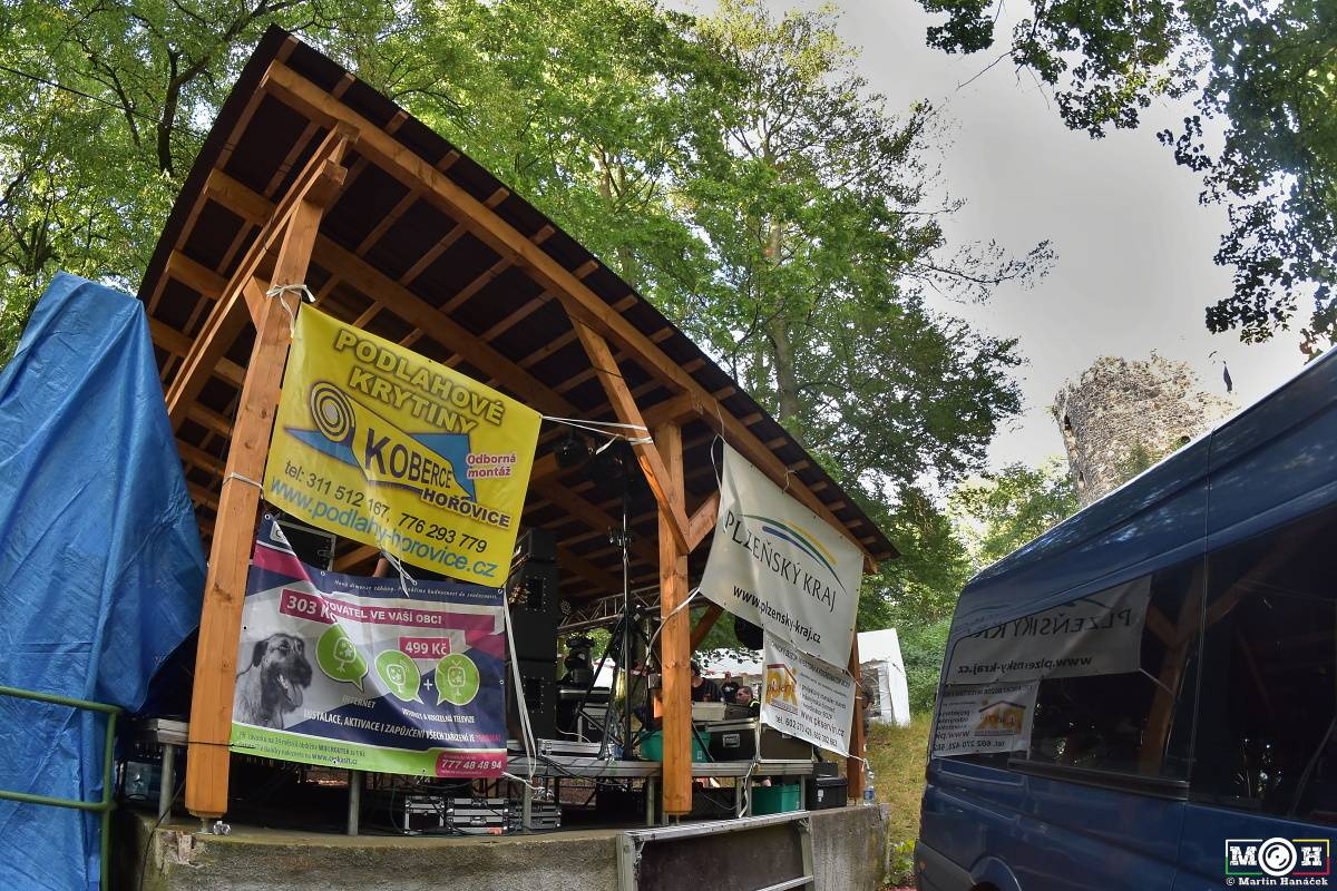 Prasofest č. 7 přivezl pod hrad Vlčtejn Viléma Čoka, Hentai Corporation, Muchu i Totální nasazení