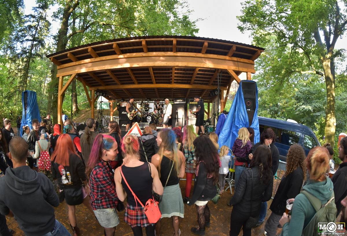 Prasofest č. 7 přivezl pod hrad Vlčtejn Viléma Čoka, Hentai Corporation, Muchu i Totální nasazení