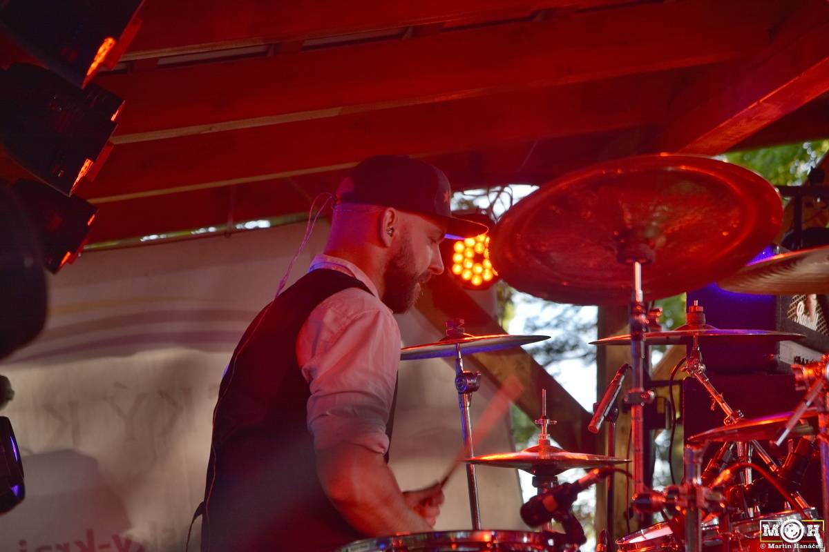 Prasofest č. 7 přivezl pod hrad Vlčtejn Viléma Čoka, Hentai Corporation, Muchu i Totální nasazení