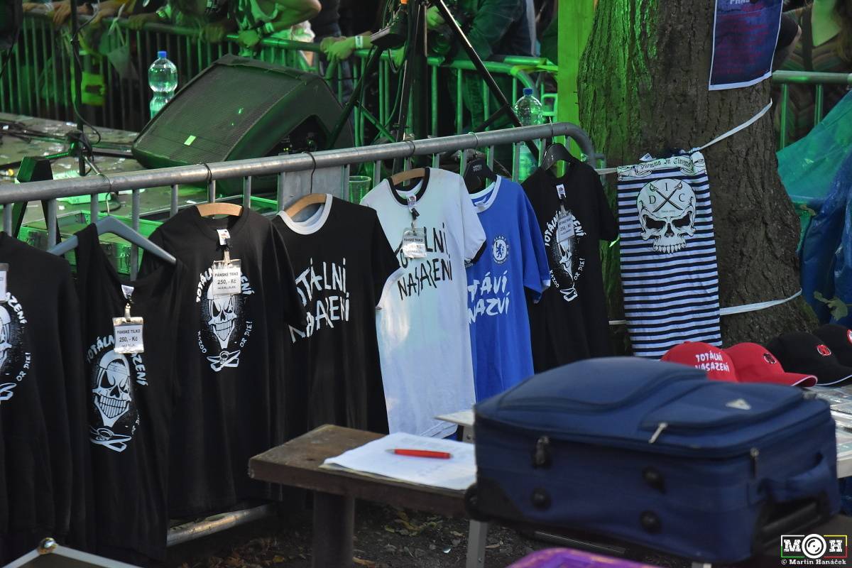 Prasofest č. 7 přivezl pod hrad Vlčtejn Viléma Čoka, Hentai Corporation, Muchu i Totální nasazení