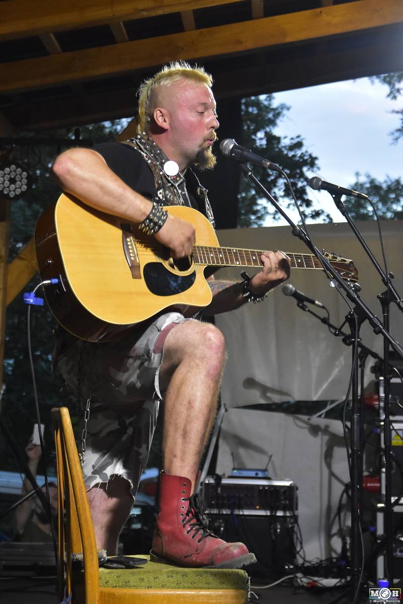 Prasofest č. 7 přivezl pod hrad Vlčtejn Viléma Čoka, Hentai Corporation, Muchu i Totální nasazení