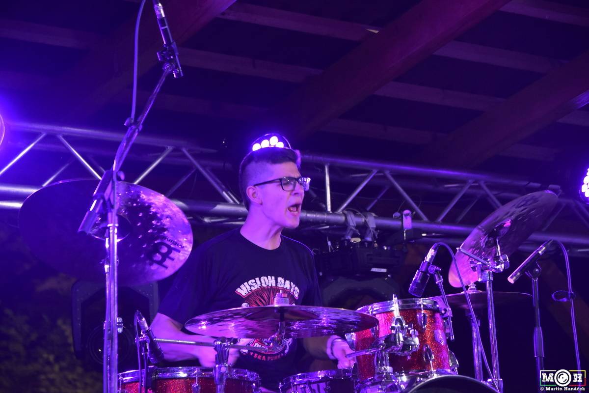 Prasofest č. 7 přivezl pod hrad Vlčtejn Viléma Čoka, Hentai Corporation, Muchu i Totální nasazení