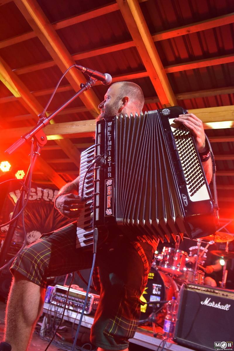 Prasofest č. 7 přivezl pod hrad Vlčtejn Viléma Čoka, Hentai Corporation, Muchu i Totální nasazení