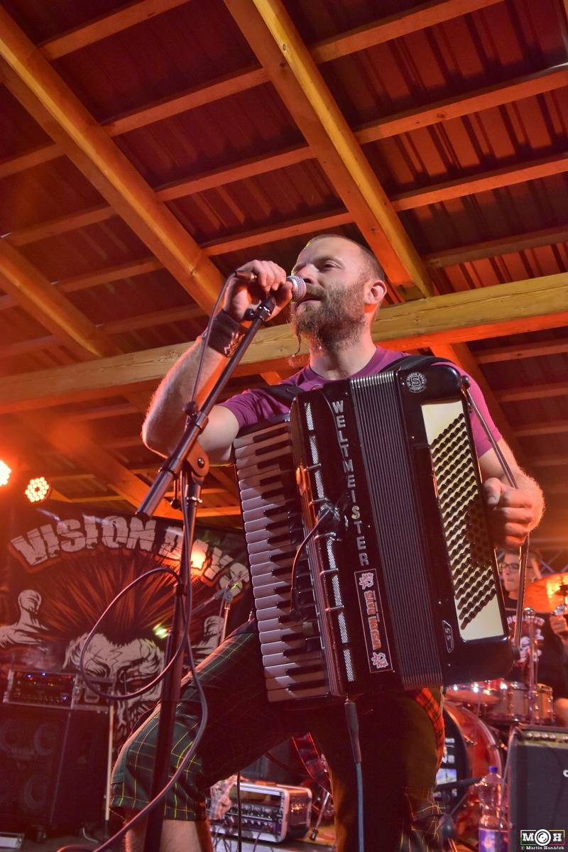 Prasofest č. 7 přivezl pod hrad Vlčtejn Viléma Čoka, Hentai Corporation, Muchu i Totální nasazení