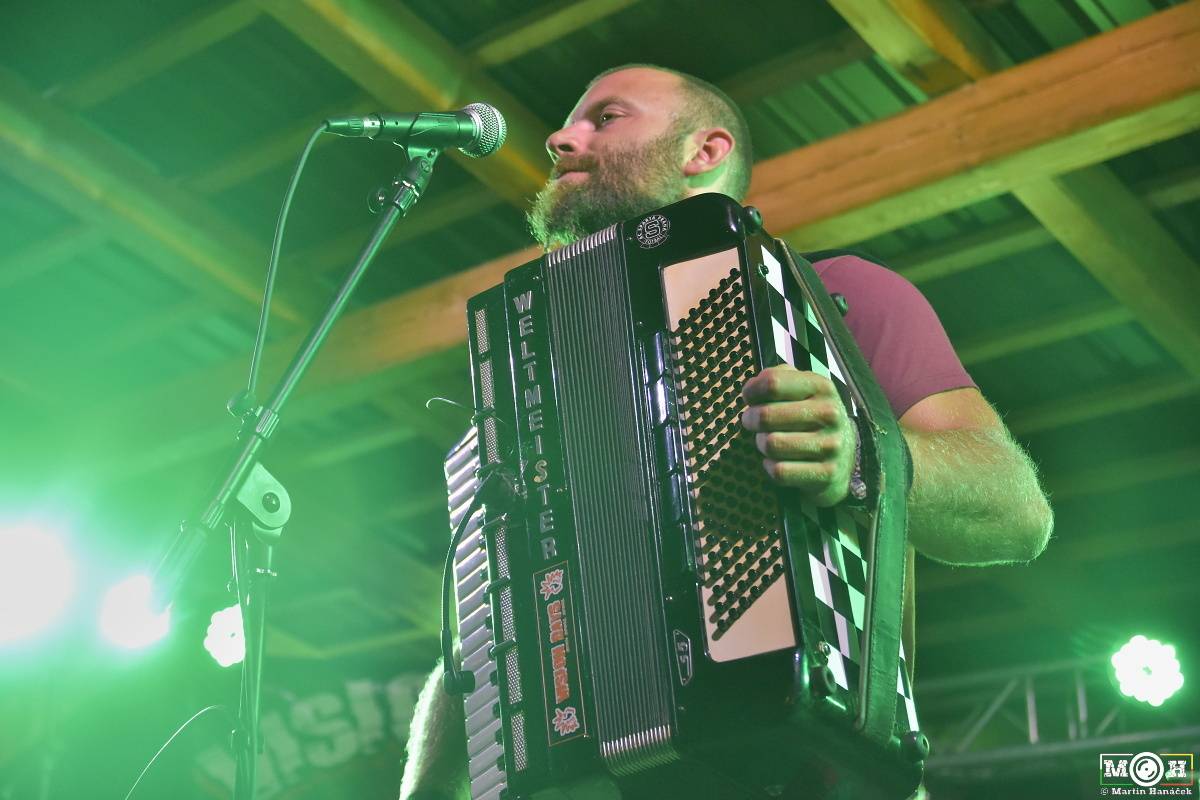 Prasofest č. 7 přivezl pod hrad Vlčtejn Viléma Čoka, Hentai Corporation, Muchu i Totální nasazení