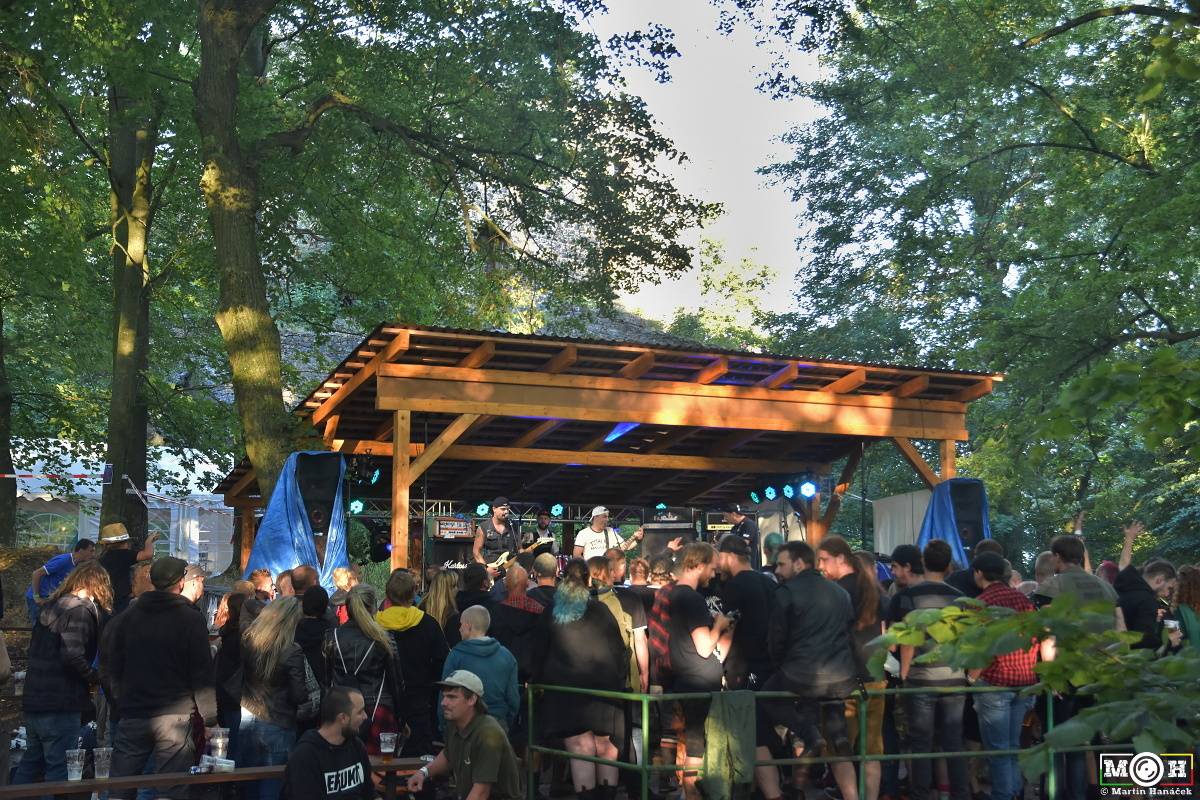 Prasofest č. 7 přivezl pod hrad Vlčtejn Viléma Čoka, Hentai Corporation, Muchu i Totální nasazení