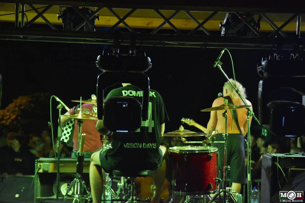 Prasofest č. 7 přivezl pod hrad Vlčtejn Viléma Čoka, Hentai Corporation, Muchu i Totální nasazení