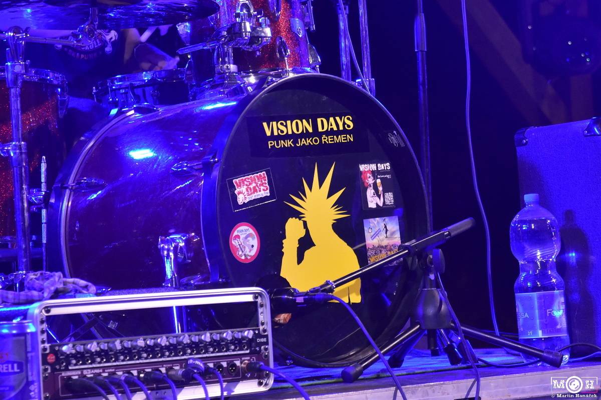 Prasofest č. 7 přivezl pod hrad Vlčtejn Viléma Čoka, Hentai Corporation, Muchu i Totální nasazení