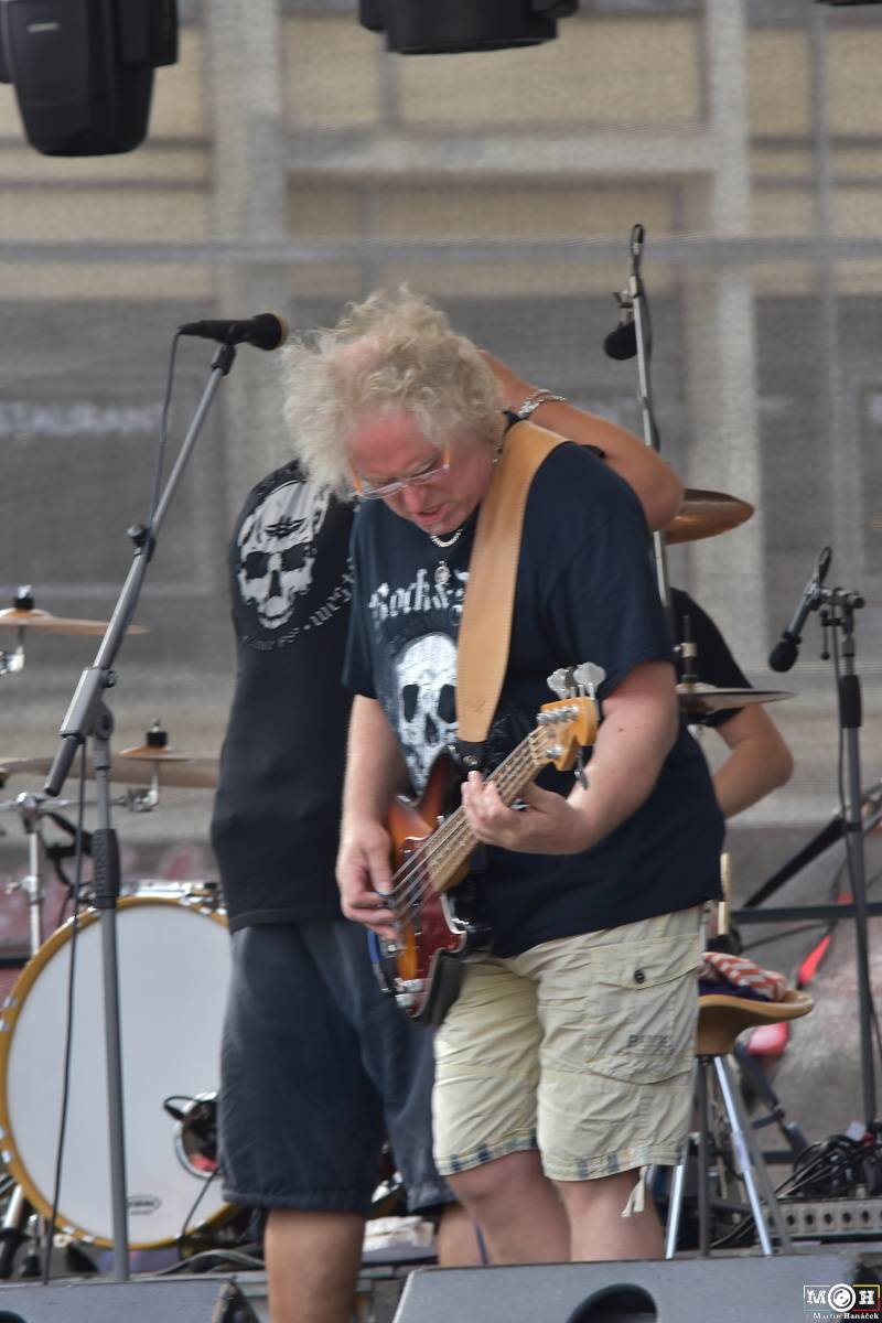 Živá ulice v Plzni: Monika Načeva, Michal Pavlíček, Michal Ambrož nebo Lenka Dusilová oslavovali svobodu