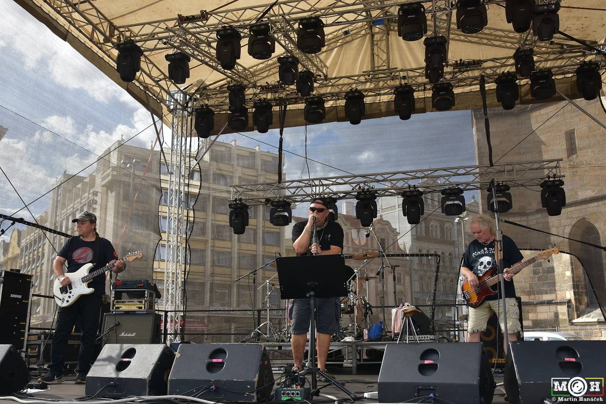 Živá ulice v Plzni: Monika Načeva, Michal Pavlíček, Michal Ambrož nebo Lenka Dusilová oslavovali svobodu