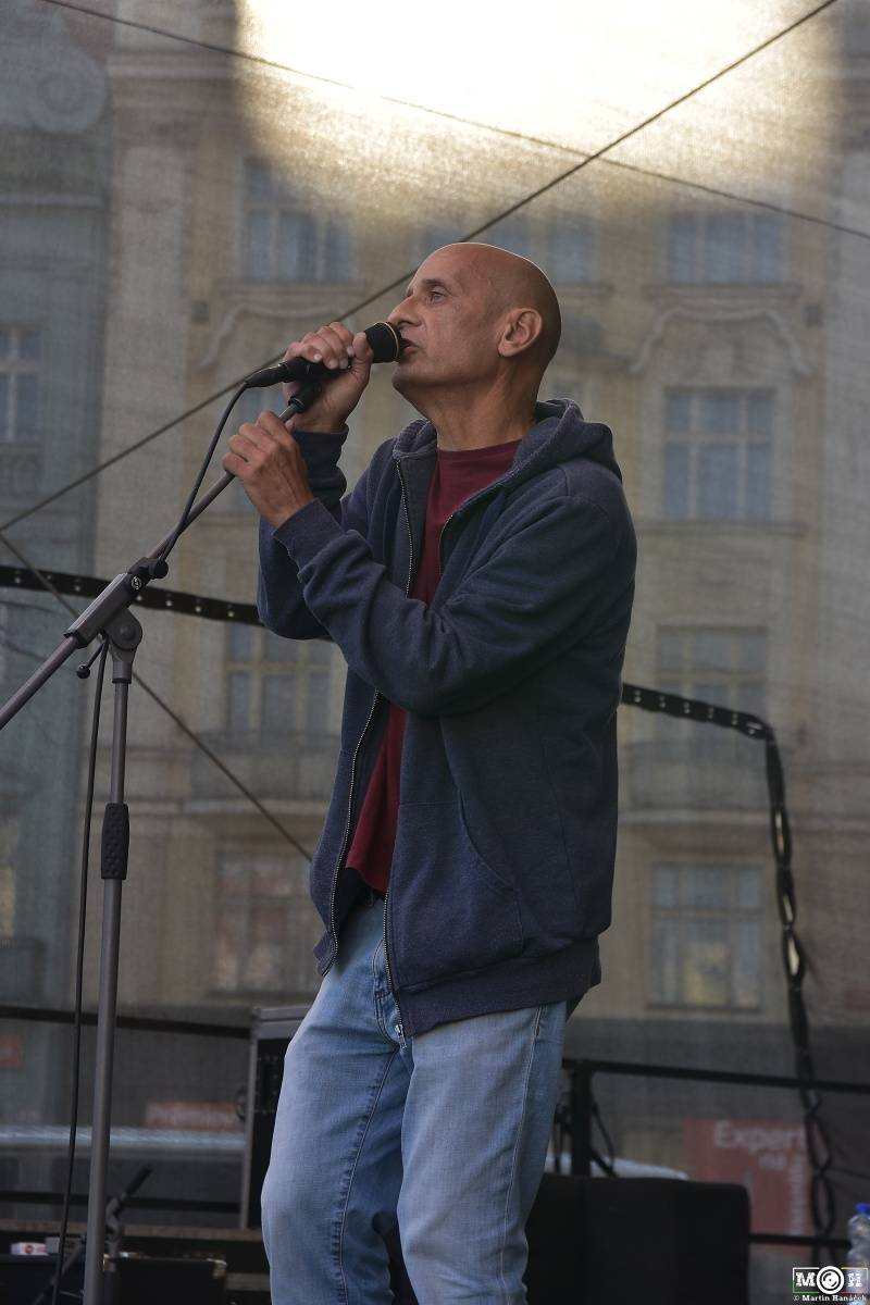 Živá ulice v Plzni: Monika Načeva, Michal Pavlíček, Michal Ambrož nebo Lenka Dusilová oslavovali svobodu