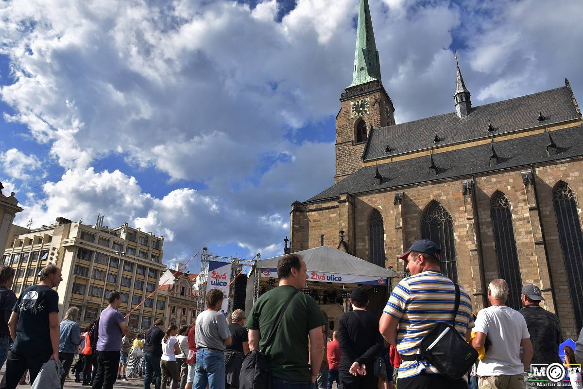 Živá ulice v Plzni: Monika Načeva, Michal Pavlíček, Michal Ambrož nebo Lenka Dusilová oslavovali svobodu