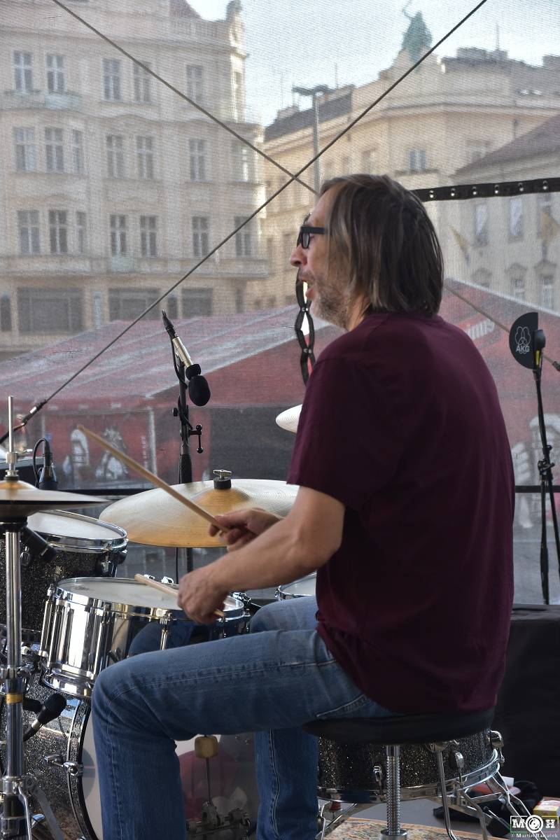 Živá ulice v Plzni: Monika Načeva, Michal Pavlíček, Michal Ambrož nebo Lenka Dusilová oslavovali svobodu