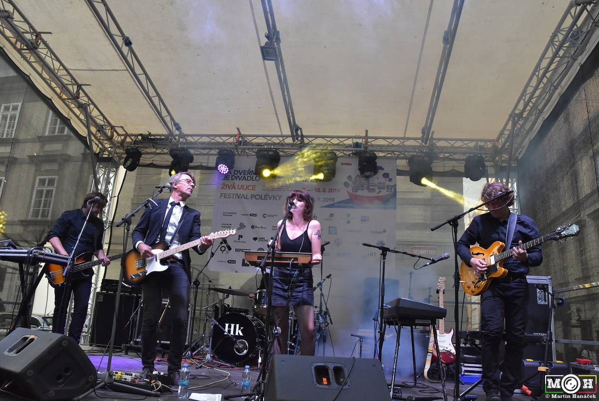 Živá ulice v Plzni: Monika Načeva, Michal Pavlíček, Michal Ambrož nebo Lenka Dusilová oslavovali svobodu