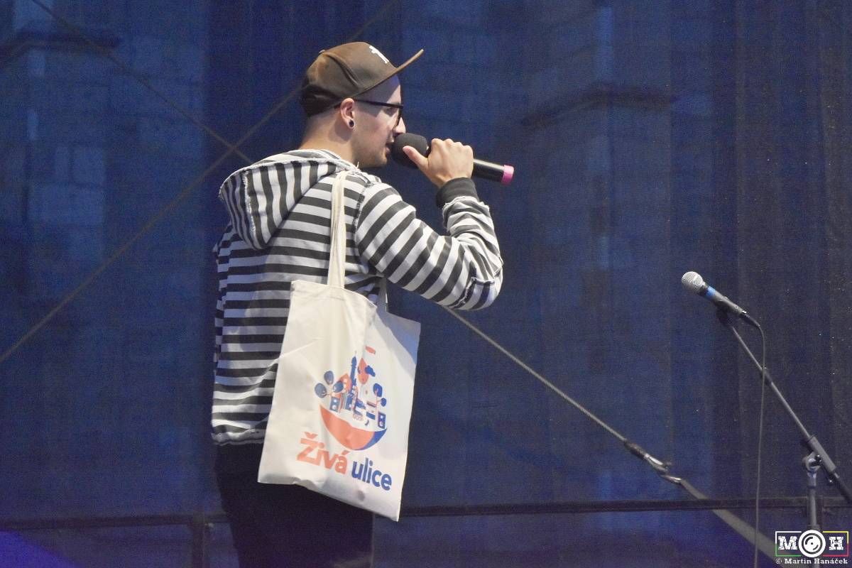 Živá ulice v Plzni: Monika Načeva, Michal Pavlíček, Michal Ambrož nebo Lenka Dusilová oslavovali svobodu