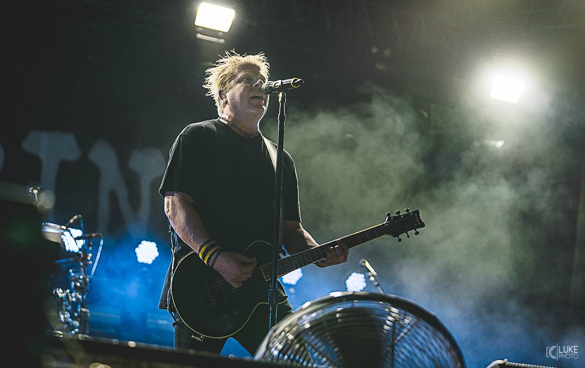 Offspring se svou punkrockovou smrští dobyli i Brno