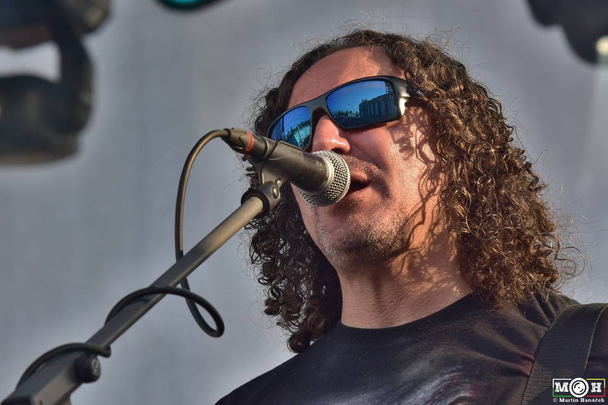 Létofest zamířil do Plzně: Za teplého počasí bavili Monkey Business, Pražský výběr i Marek Ztracený