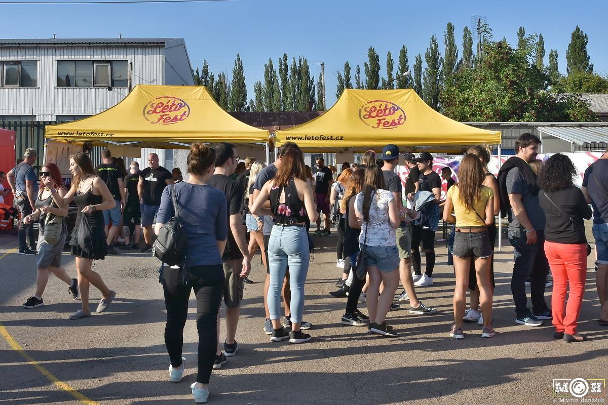 Létofest zamířil do Plzně: Za teplého počasí bavili Monkey Business, Pražský výběr i Marek Ztracený