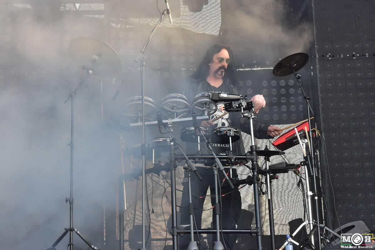 Létofest zamířil do Plzně: Za teplého počasí bavili Monkey Business, Pražský výběr i Marek Ztracený