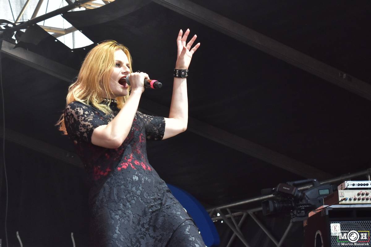 Létofest zamířil do Plzně: Za teplého počasí bavili Monkey Business, Pražský výběr i Marek Ztracený