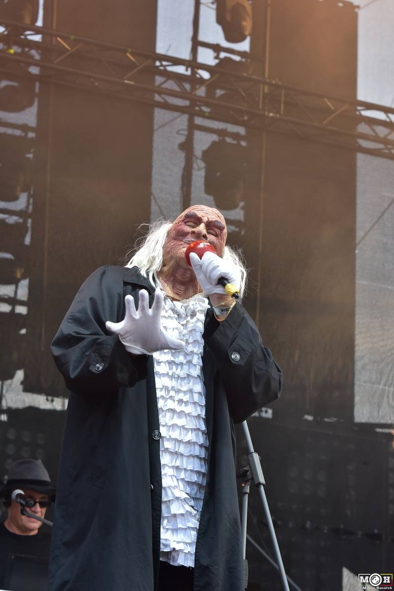 Létofest zamířil do Plzně: Za teplého počasí bavili Monkey Business, Pražský výběr i Marek Ztracený