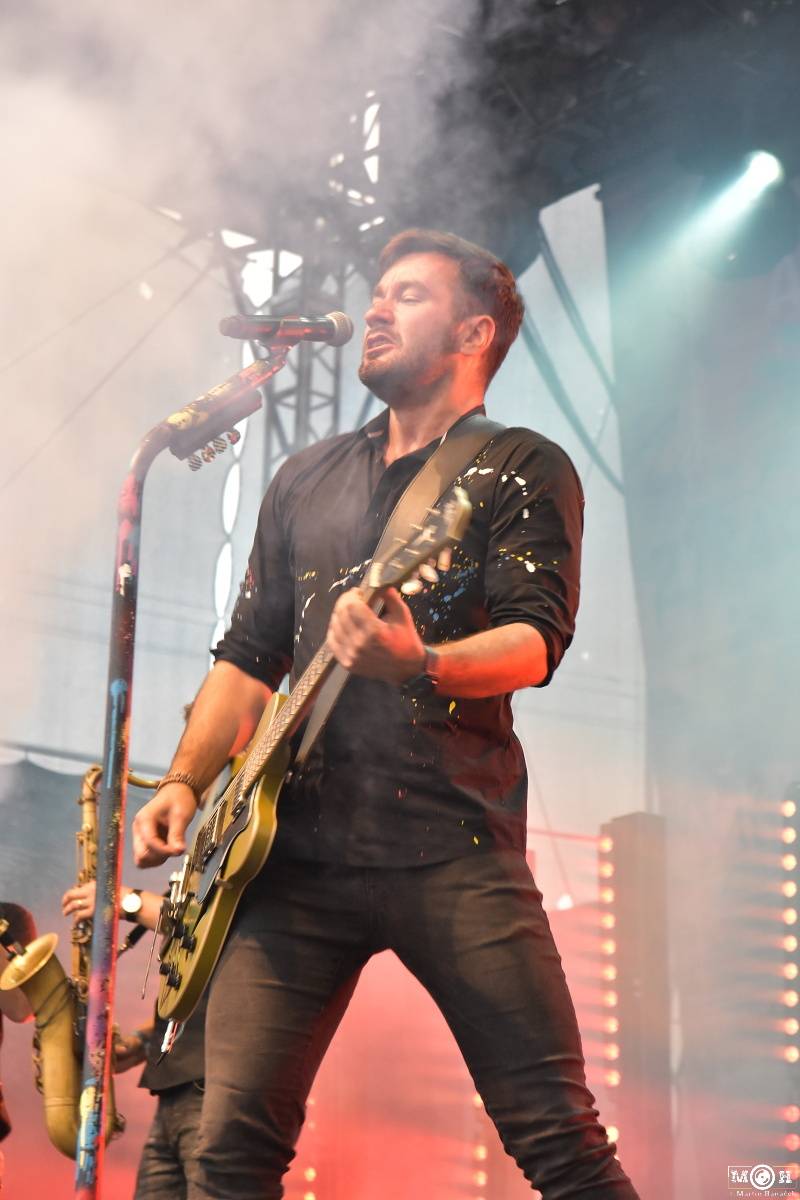 Létofest zamířil do Plzně: Za teplého počasí bavili Monkey Business, Pražský výběr i Marek Ztracený