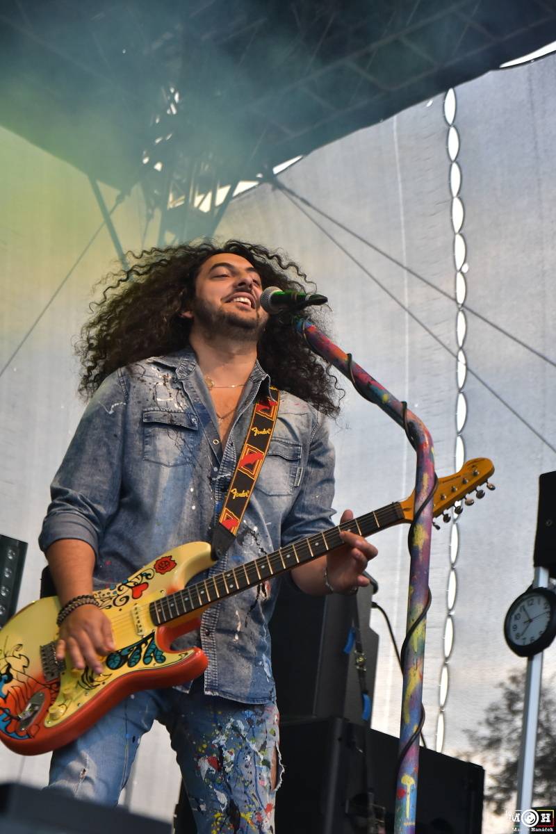 Létofest zamířil do Plzně: Za teplého počasí bavili Monkey Business, Pražský výběr i Marek Ztracený