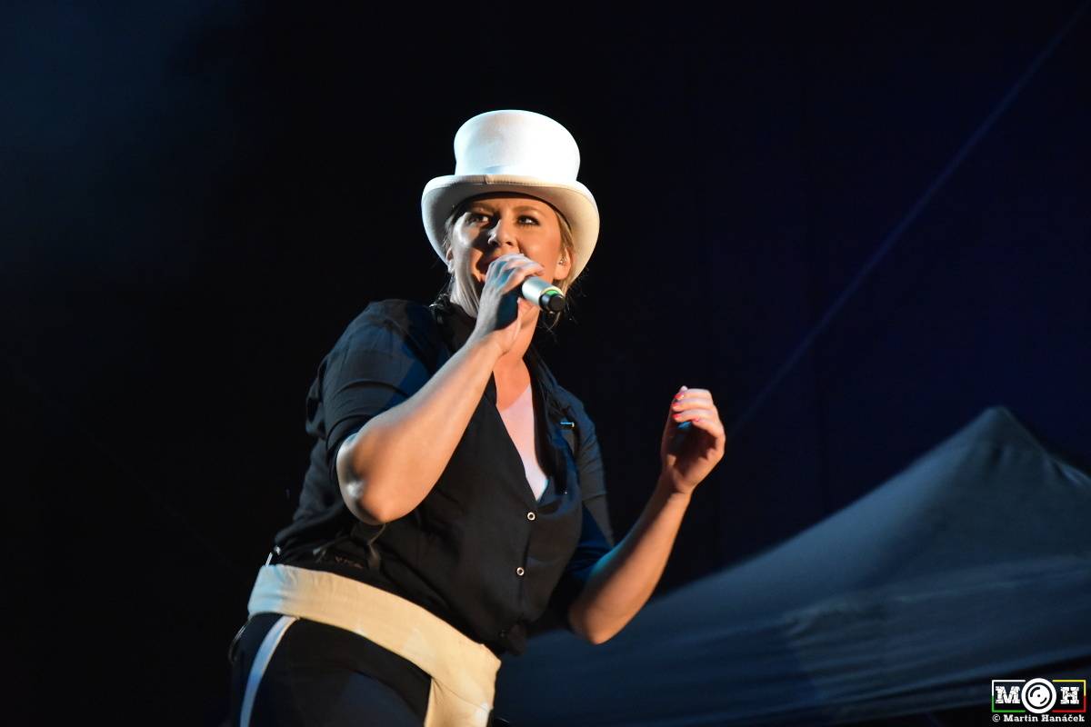 Létofest zamířil do Plzně: Za teplého počasí bavili Monkey Business, Pražský výběr i Marek Ztracený