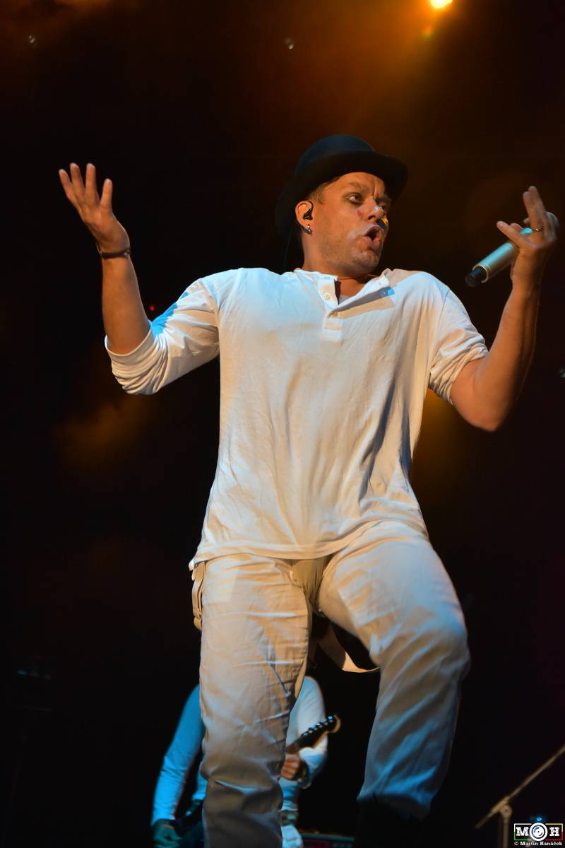 Létofest zamířil do Plzně: Za teplého počasí bavili Monkey Business, Pražský výběr i Marek Ztracený