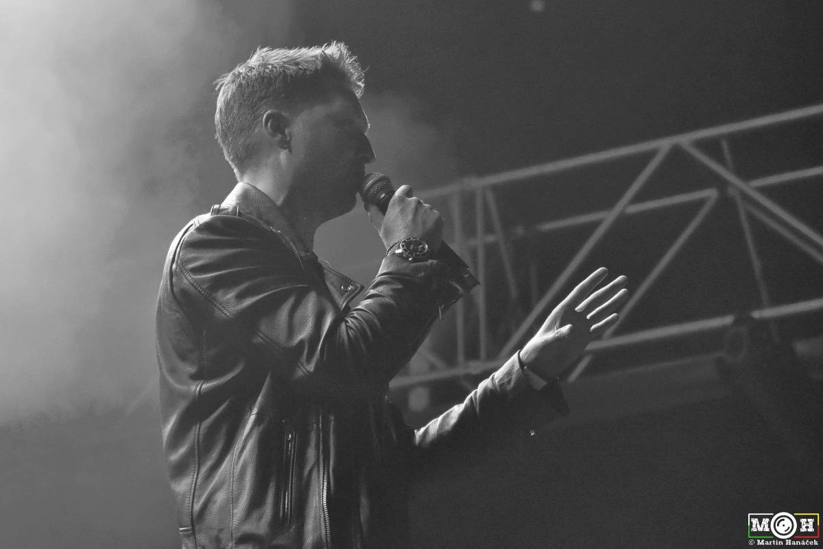 Létofest zamířil do Plzně: Za teplého počasí bavili Monkey Business, Pražský výběr i Marek Ztracený