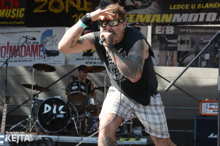 Valník podvacáté: Slánský festival viděl Visací zámek, Wohnout i Prague Conspiracy