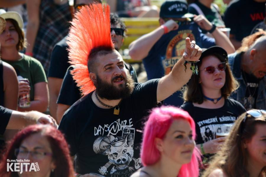 Valník podvacáté: Slánský festival viděl Visací zámek, Wohnout i Prague Conspiracy